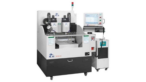 小型精密精雕機(jī)多少錢(qián)一臺(tái)？